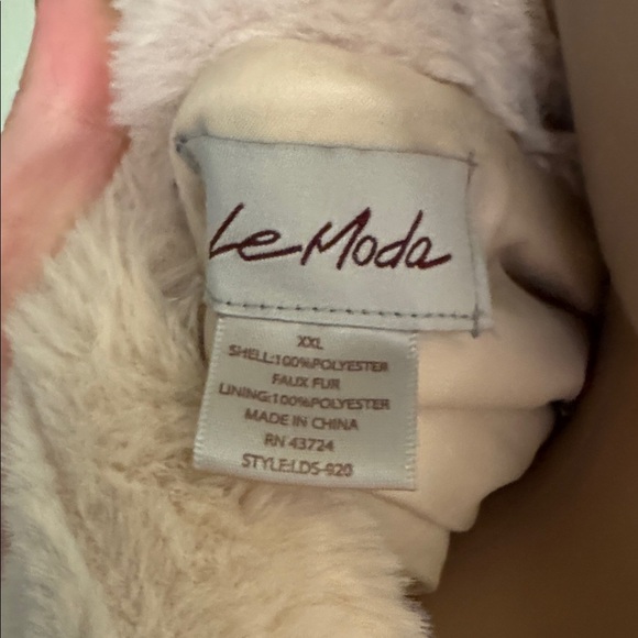 Off White Faux Fur Vest size XXL - Picture 4 of 5